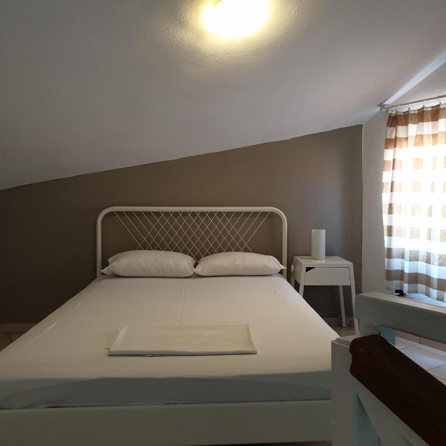 Amparoudes Apartment Kriopigi Bagian luar foto