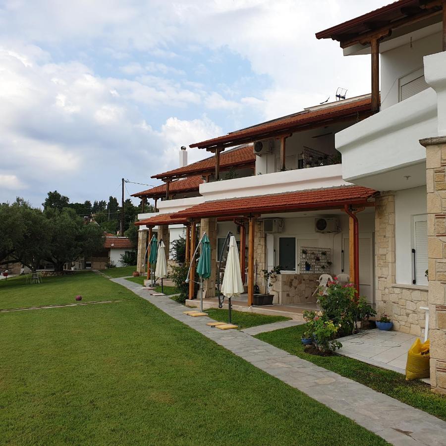 Amparoudes Apartment Kriopigi Bagian luar foto