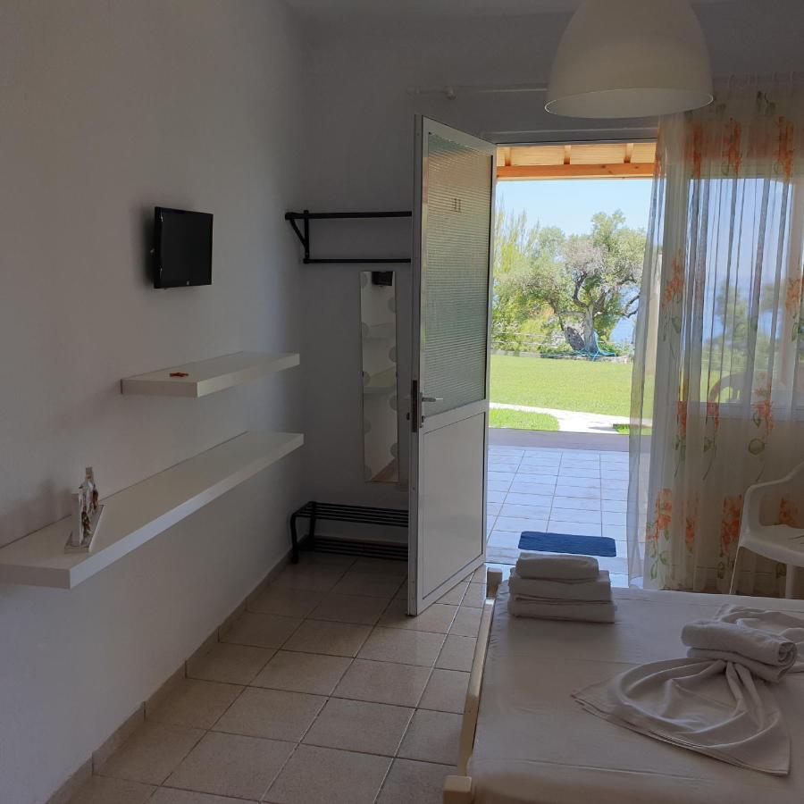 Amparoudes Apartment Kriopigi Bagian luar foto