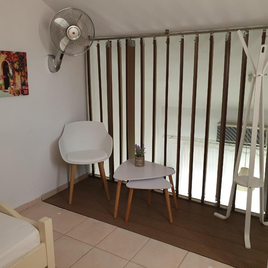 Amparoudes Apartment Kriopigi Bagian luar foto