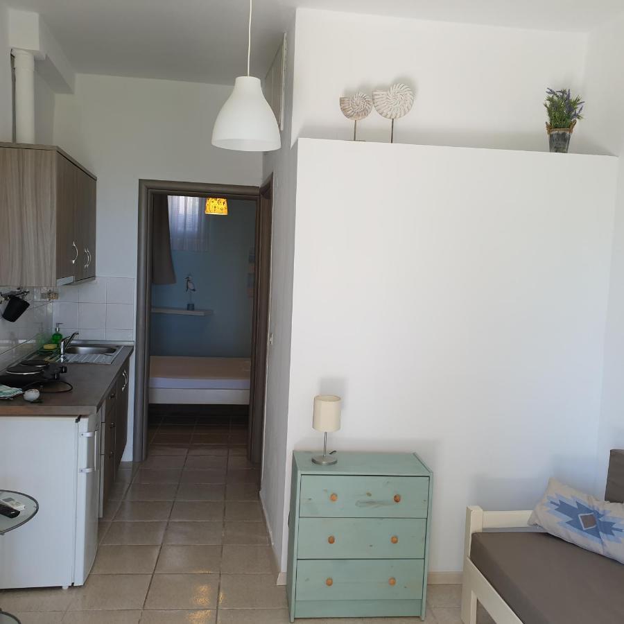 Amparoudes Apartment Kriopigi Bagian luar foto