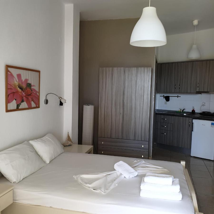 Amparoudes Apartment Kriopigi Bagian luar foto