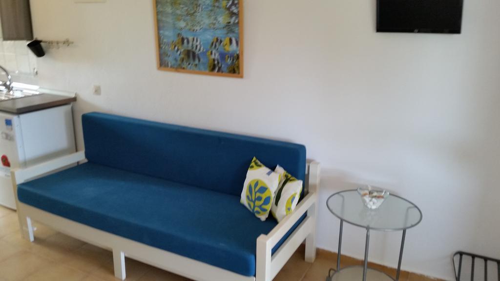 Amparoudes Apartment Kriopigi Ruang foto