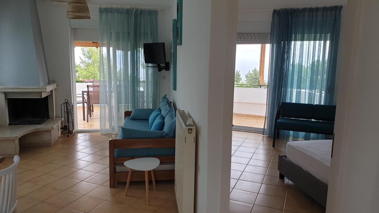 Amparoudes Apartment Kriopigi Bagian luar foto