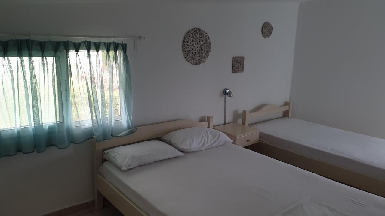Amparoudes Apartment Kriopigi Bagian luar foto