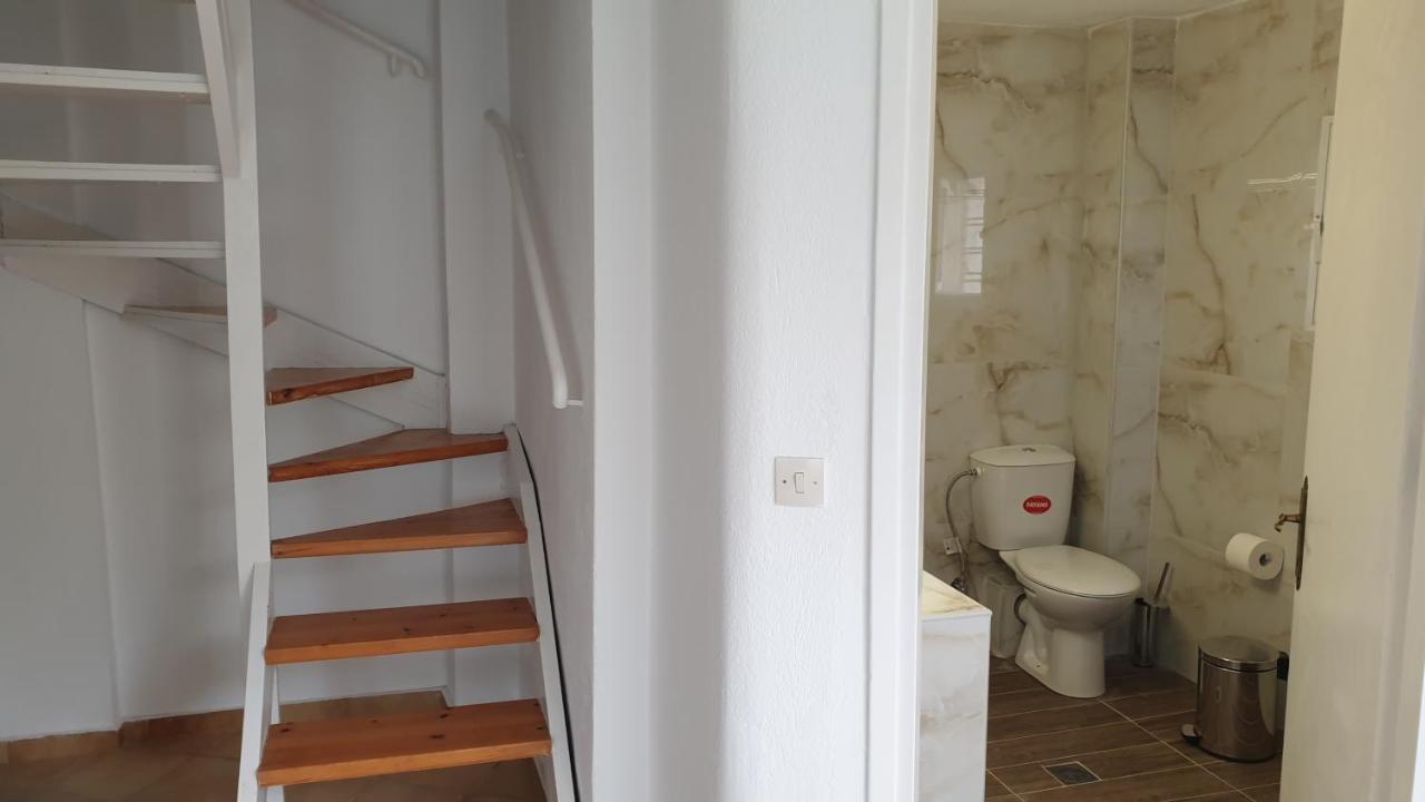 Amparoudes Apartment Kriopigi Bagian luar foto