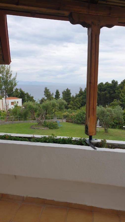 Amparoudes Apartment Kriopigi Bagian luar foto