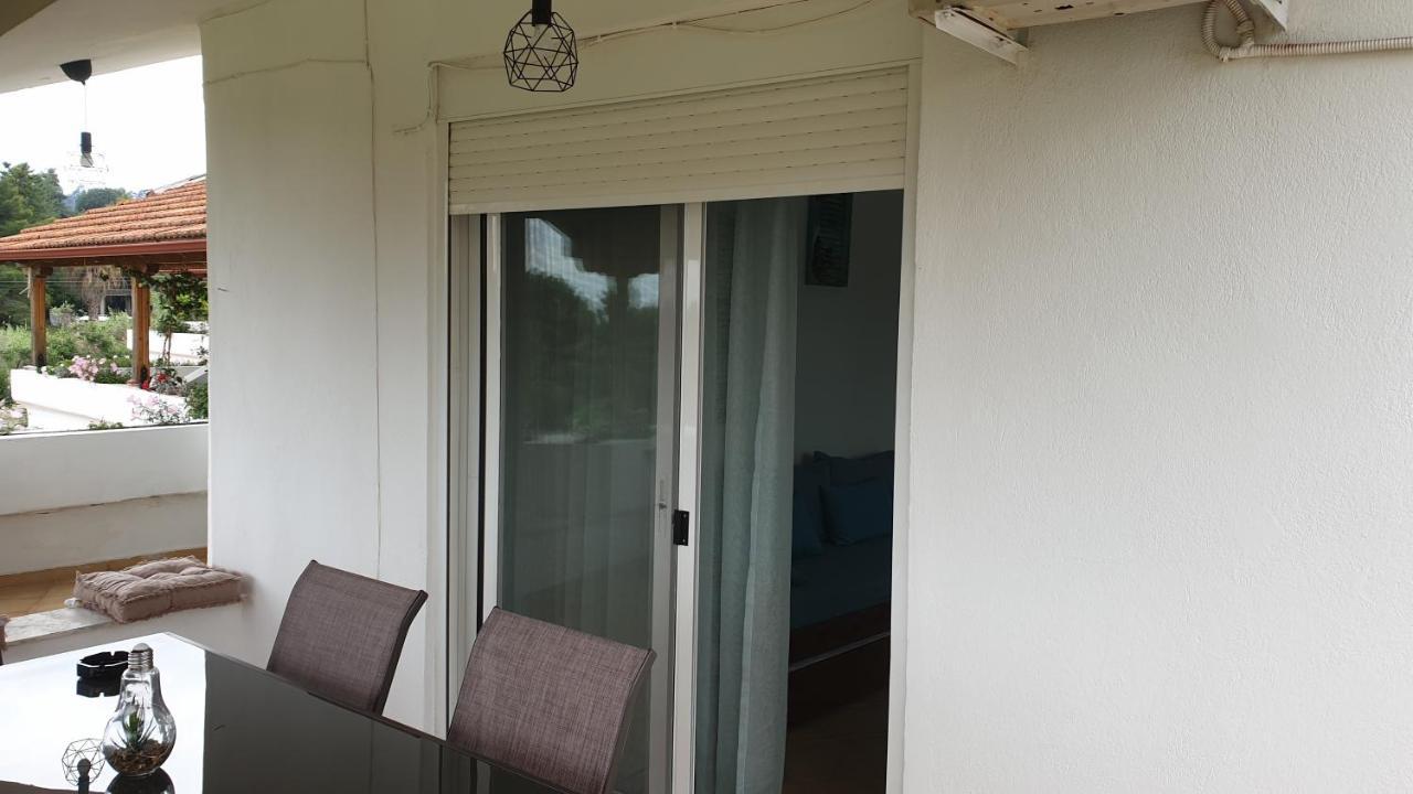 Amparoudes Apartment Kriopigi Bagian luar foto