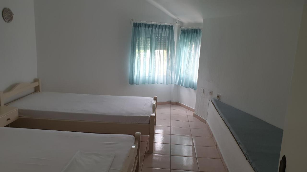 Amparoudes Apartment Kriopigi Bagian luar foto