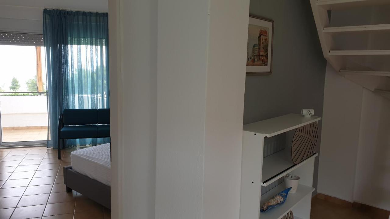Amparoudes Apartment Kriopigi Bagian luar foto