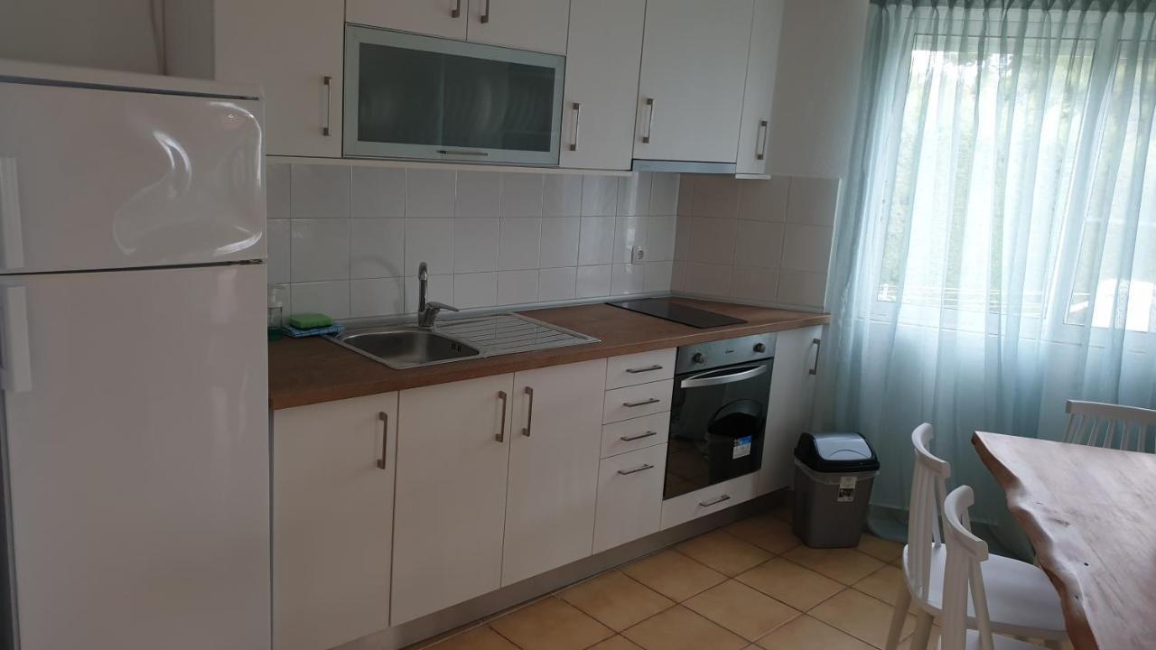 Amparoudes Apartment Kriopigi Bagian luar foto