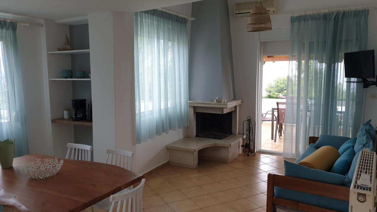 Amparoudes Apartment Kriopigi Bagian luar foto