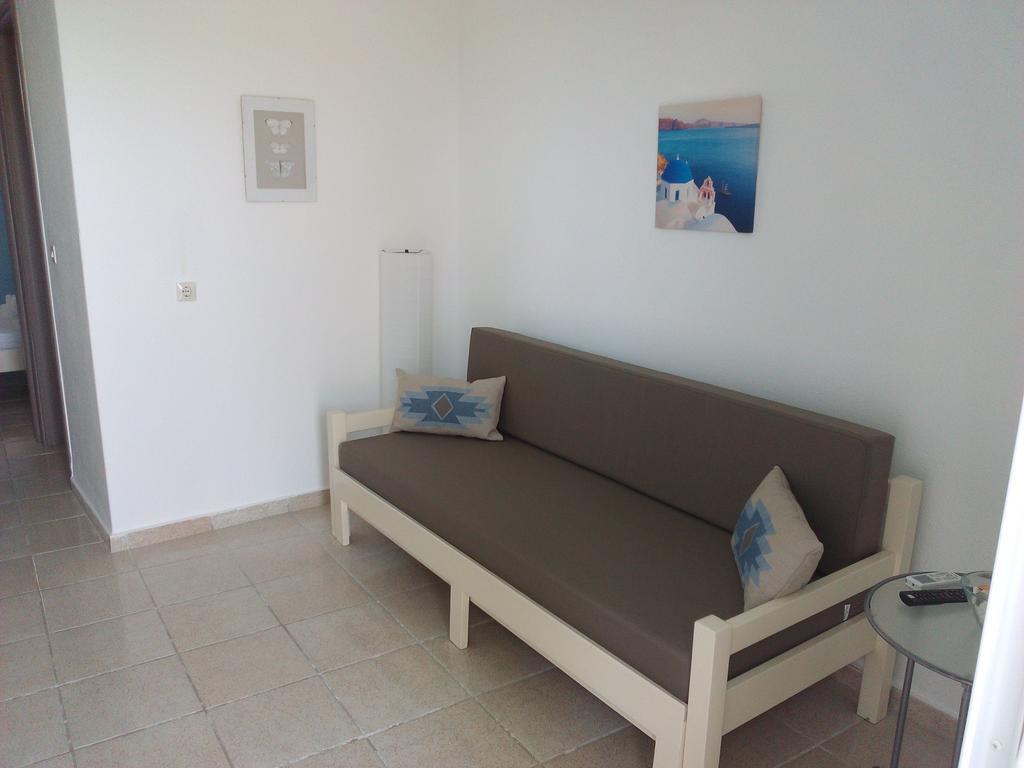 Amparoudes Apartment Kriopigi Bagian luar foto