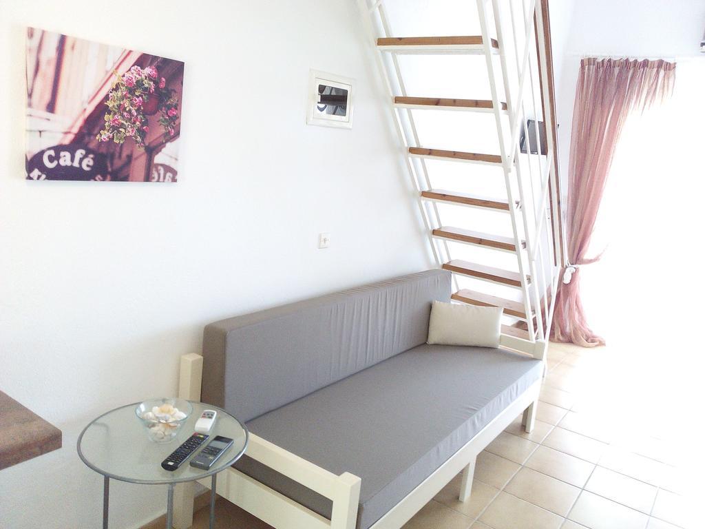 Amparoudes Apartment Kriopigi Bagian luar foto