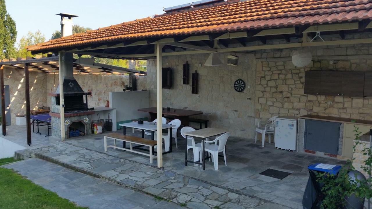 Amparoudes Apartment Kriopigi Bagian luar foto